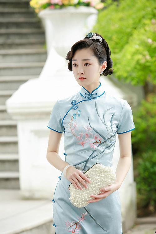 宋轶吃瓜的样子,瓜田李下，她笑得如此灿烂