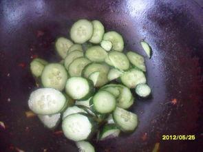 吃梨子好还是吃瓜好呢视频,营养与口感的较量