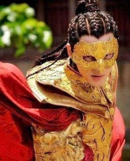 戴着面具看戏吃瓜,揭秘看戏吃瓜背后的真相