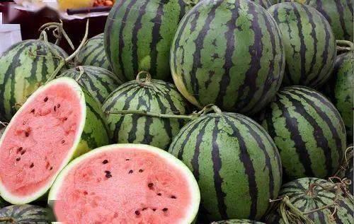 最近在吃瓜,揭秘娱乐圈最新“瓜”事